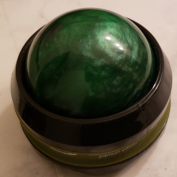 Green Marble Massager Roller Stress Relief Ball - Picture 3 of 4